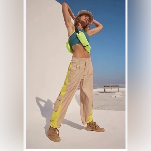 Free People fp movement Mesmerize Me tan & yellow Cargo Pants size small new - Picture 7 of 7